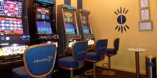 Người dùng Việt Nam trải nghiệm ứng dụng 12vegas trên điện thoại di động